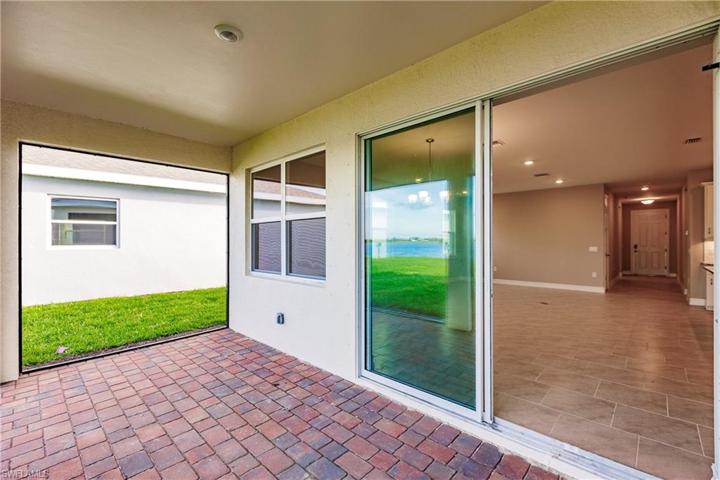 919 Stonewater Lake TER, CAPE CORAL FL 33993