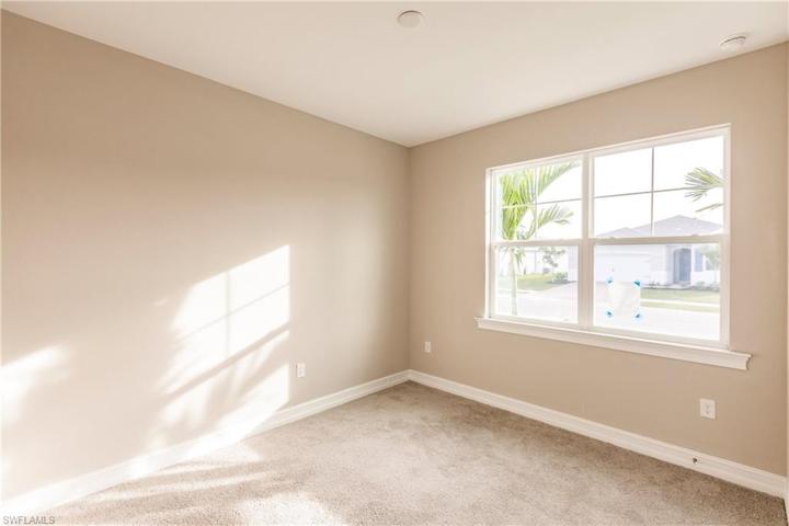 919 Stonewater Lake TER, CAPE CORAL FL 33993