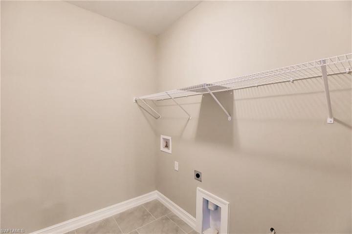 919 Stonewater Lake TER, CAPE CORAL FL 33993