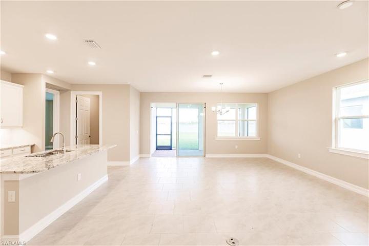 919 Stonewater Lake TER, CAPE CORAL FL 33993
