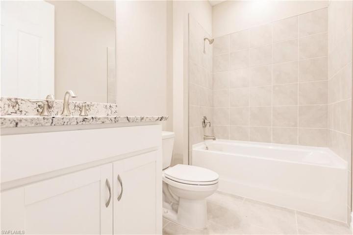 919 Stonewater Lake TER, CAPE CORAL FL 33993