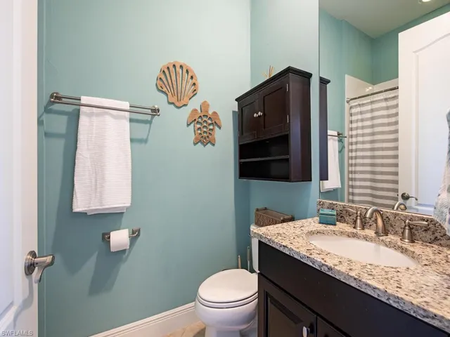 Bath ensuite