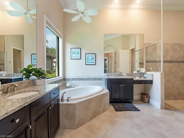 Dual sinks, soaking tub, walk-in shower
