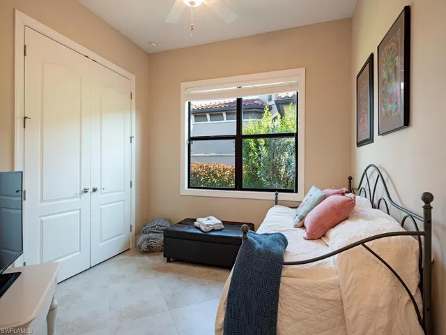 Fourth Bedroom - ideal for a den/office