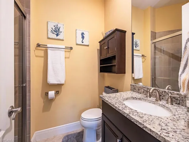 Bath ensuite