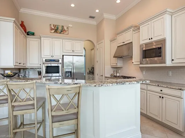 Eat at the bar, kitchen table, or in the dining room