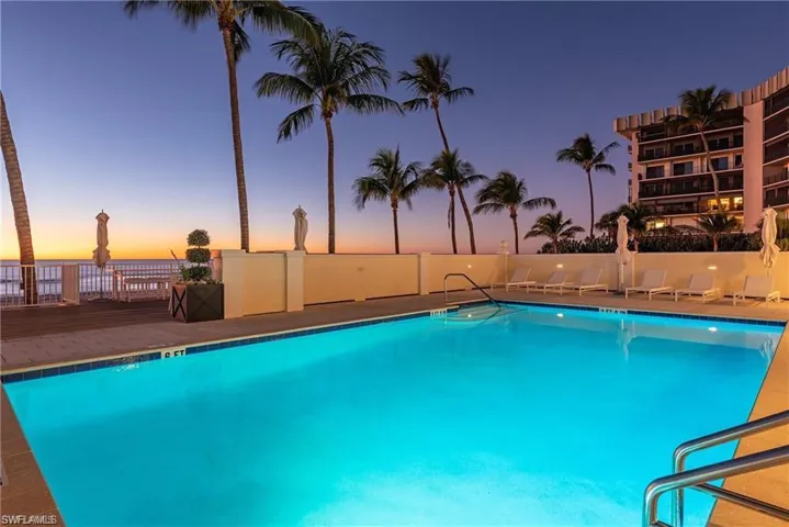 3377 Gulf Shore Blvd N 4d, Naples, Florida 34103