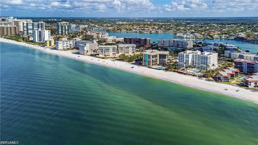 3377 Gulf Shore Blvd N 4d, Naples, Florida 34103