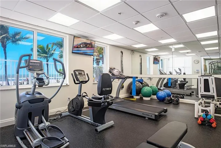 3377 Gulf Shore Blvd N 4d, Naples, Florida 34103
