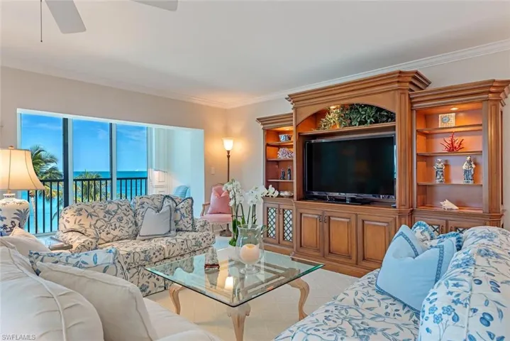 3377 Gulf Shore Blvd N 4d, Naples, Florida 34103