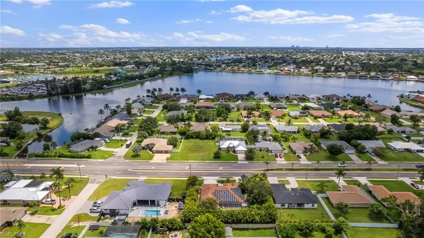 810  Nicholas W PKWY, Cape Coral, FL 33991
