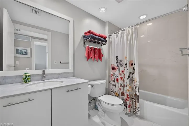 3000 Oasis Grand Blvd 2807, Fort Myers, Florida 33916