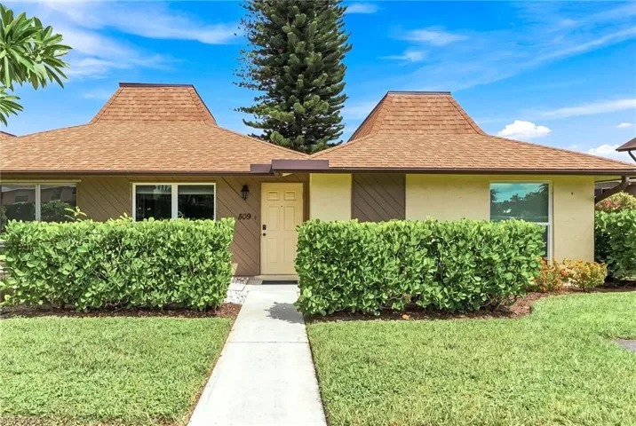 809 Palm View Dr 8, Naples, Florida 34110