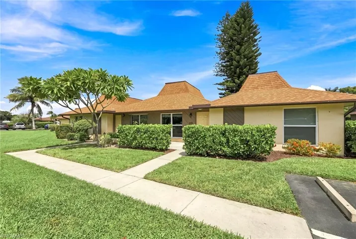 809 Palm View Dr 8, Naples, Florida 34110
