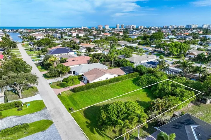 557 100th Ave N, Naples, Florida 34108