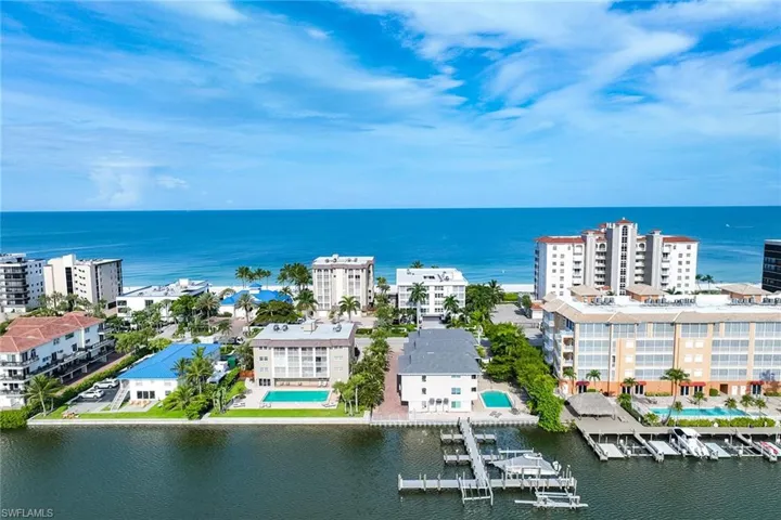 557 100th Ave N, Naples, Florida 34108