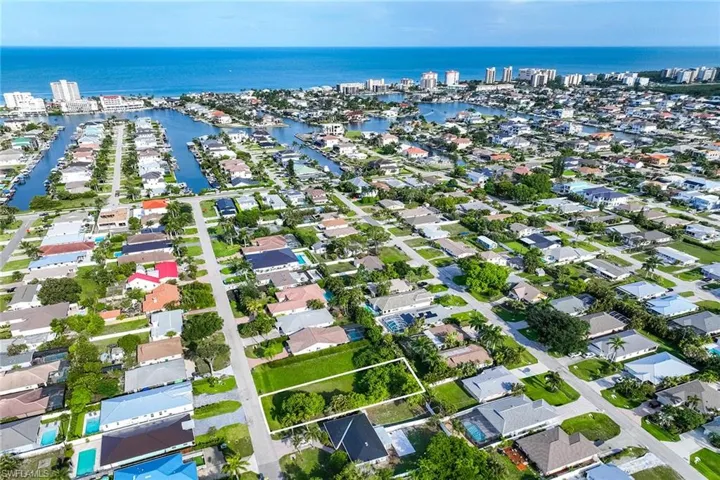 557 100th Ave N, Naples, Florida 34108