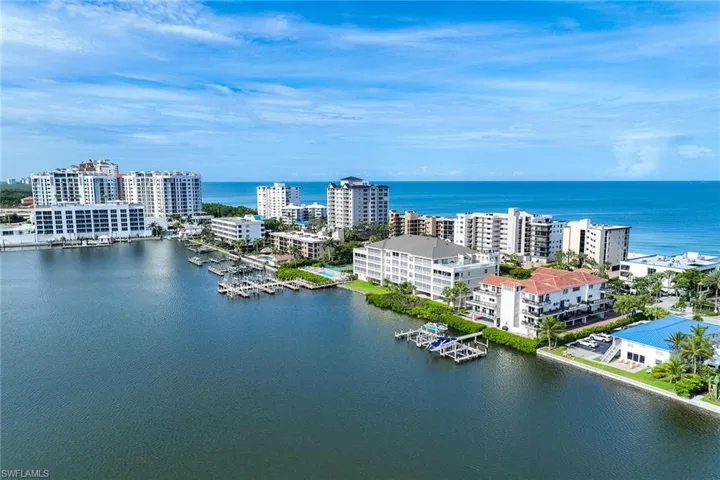 557 100th Ave N, Naples, Florida 34108