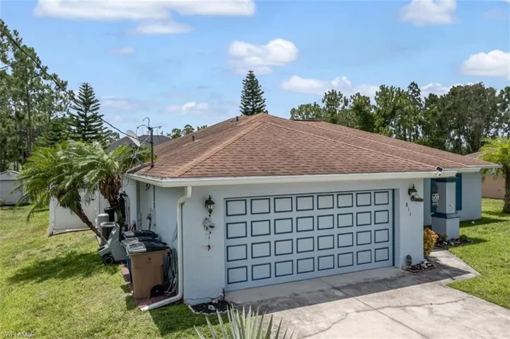 811  Dudley S AVE, Lehigh Acres, FL 33974