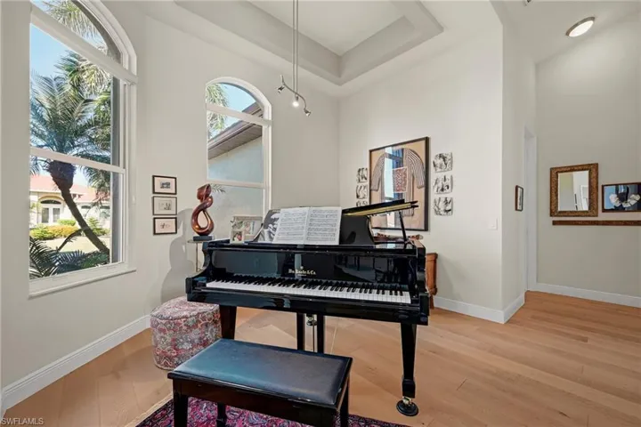 Sitting Room or Dining