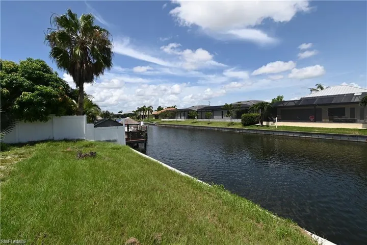 3935 Sw 17th Pl, Cape Coral Fl 33914