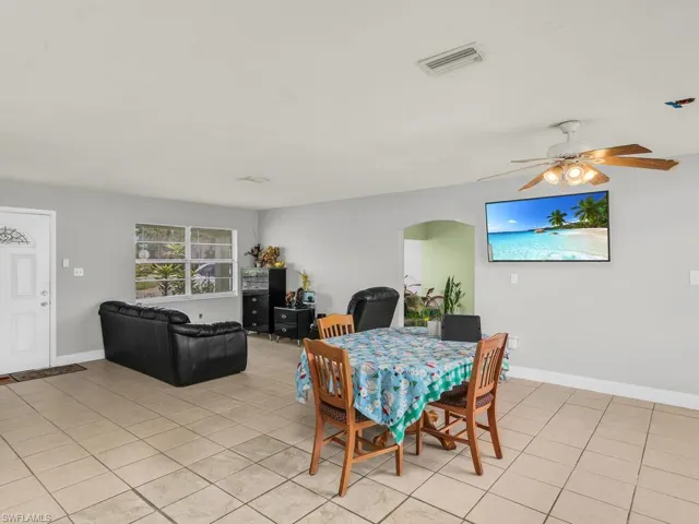 2422 Capri Dr, Fort Myers Fl 33916