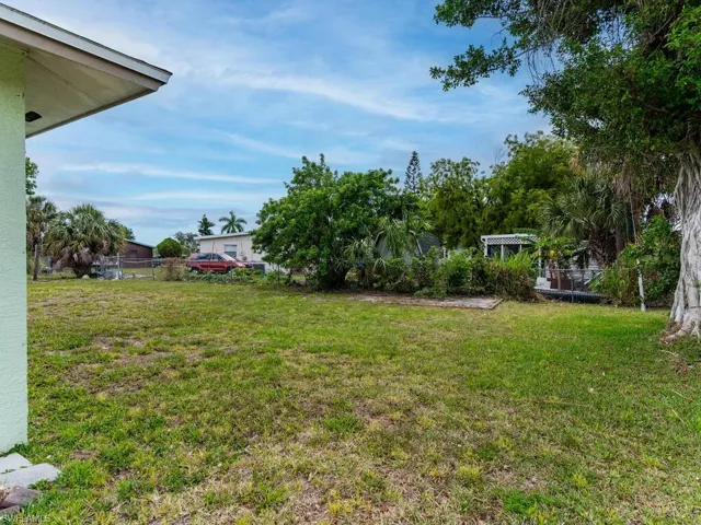2422 Capri Dr, Fort Myers Fl 33916