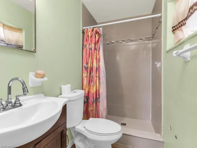 2422 Capri Dr, Fort Myers Fl 33916