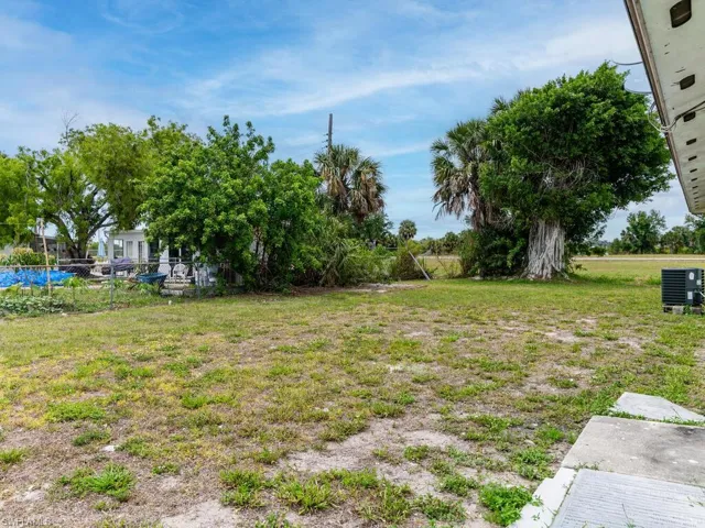 2422 Capri Dr, Fort Myers Fl 33916