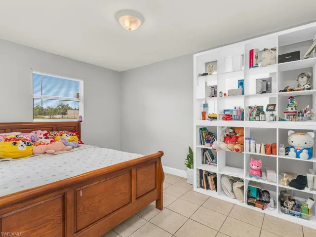 2422 Capri Dr, Fort Myers Fl 33916