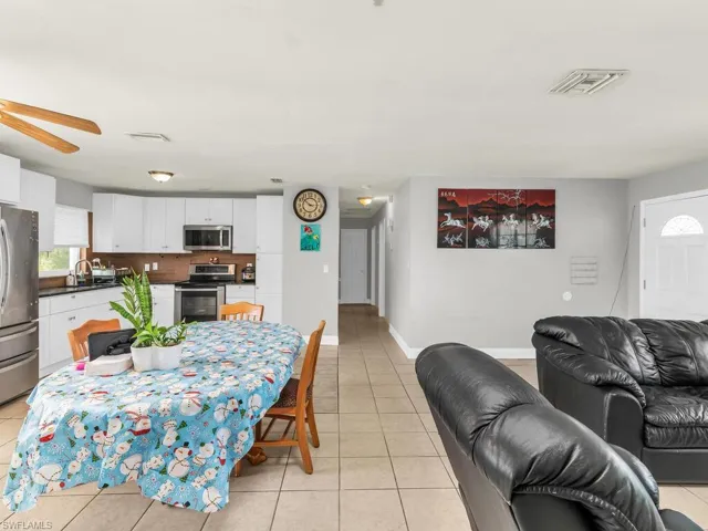 2422 Capri Dr, Fort Myers Fl 33916