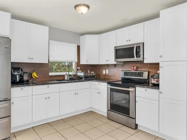 2422 Capri Dr, Fort Myers Fl 33916
