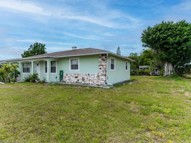 2422 Capri Dr, Fort Myers Fl 33916