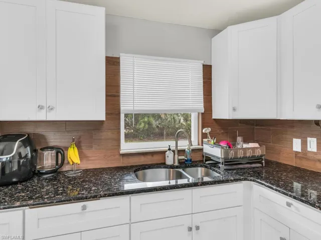 2422 Capri Dr, Fort Myers Fl 33916