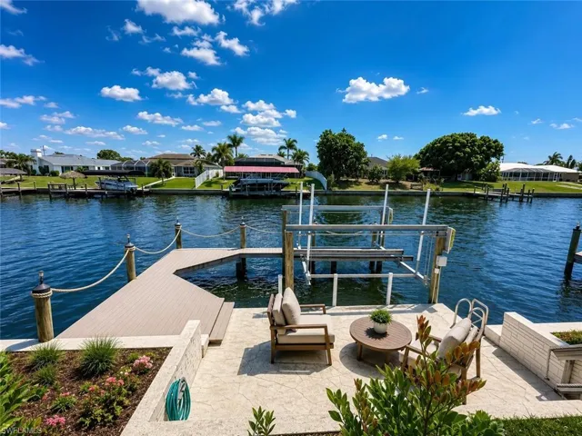 920 Se 16th Ter, Cape Coral, Florida 33990