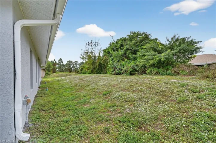 848  Holmes  AVE, Lehigh Acres, FL 33974
