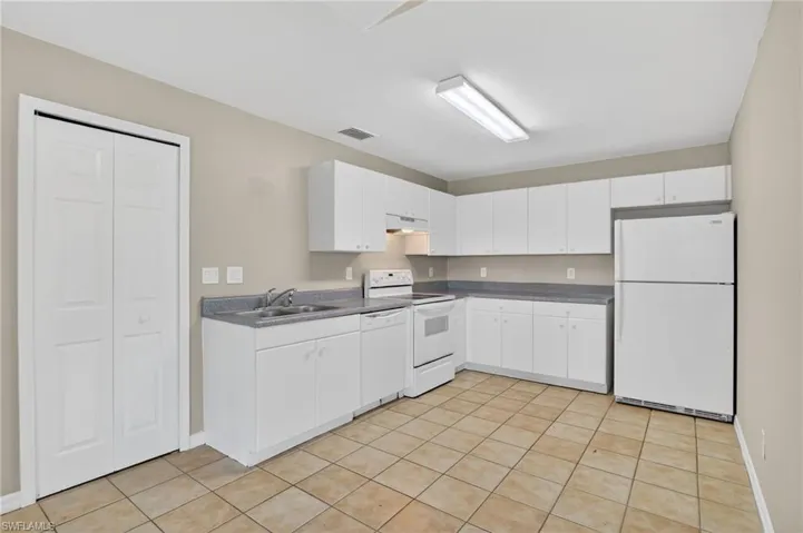 848  Holmes  AVE, Lehigh Acres, FL 33974