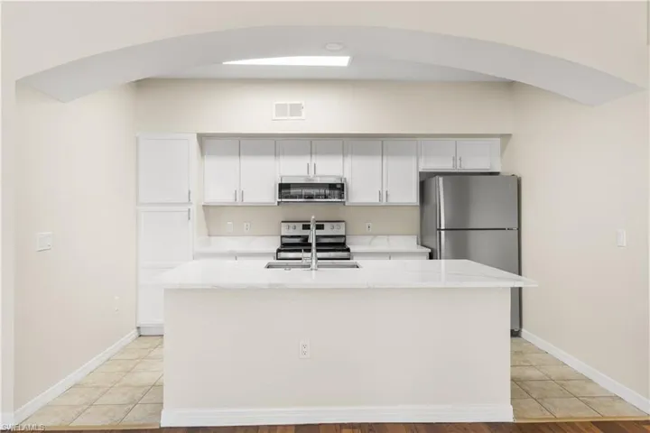 7975  Preserve  CIR, Naples, FL 34119