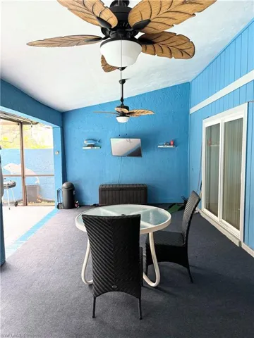 entertaining area with tv