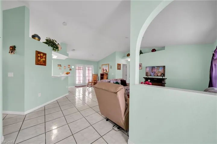1118 Se 5th Pl, Cape Coral, Florida 33990