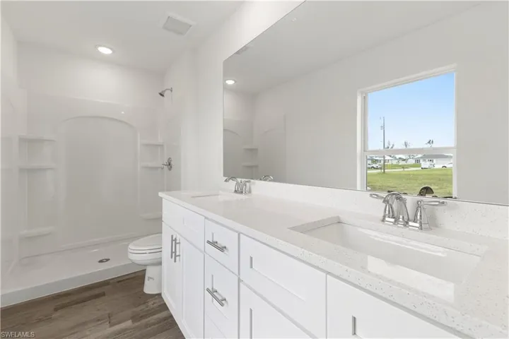 Guest bedroom