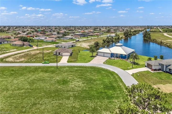 909 Nw 30th St, Cape Coral Fl 33993