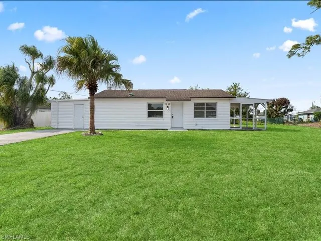 2253  10th  CT, Lehigh Acres, FL 33936