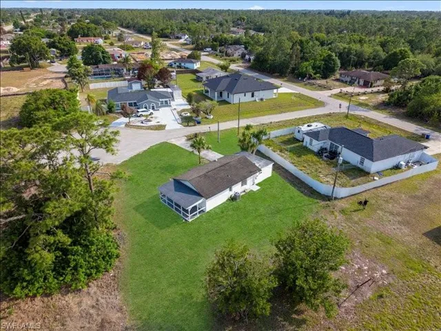 2253  10th  CT, Lehigh Acres, FL 33936