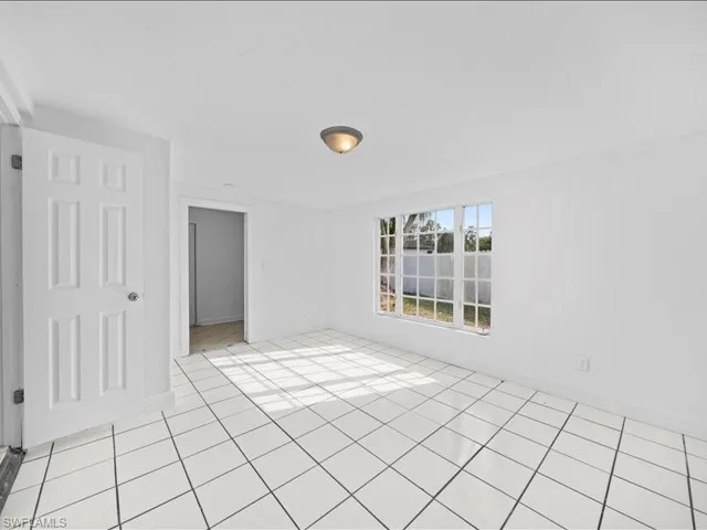 2253  10th  CT, Lehigh Acres, FL 33936