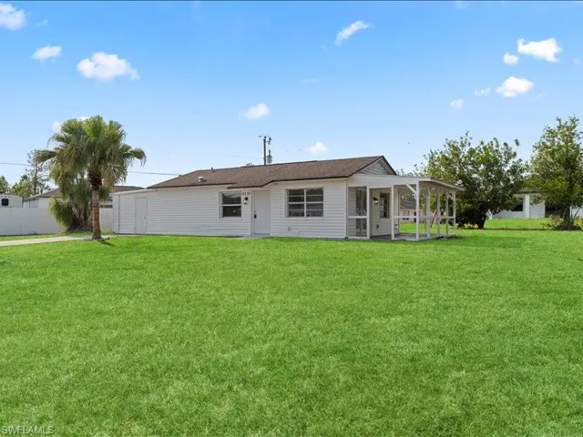 2253  10th  CT, Lehigh Acres, FL 33936