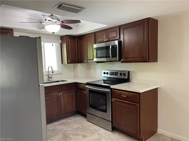 2079  Barkeley  LN, Fort Myers, FL 33907