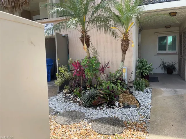 2079 Barkeley Ln 19, Fort Myers, Florida 33907