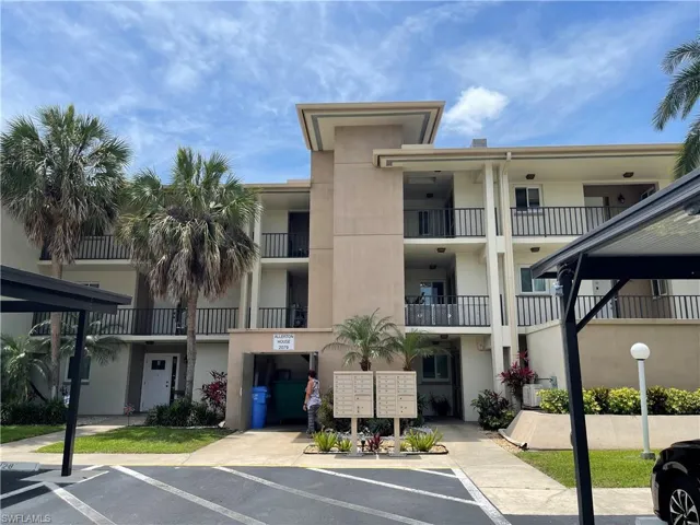 2079  Barkeley  LN, Fort Myers, FL 33907