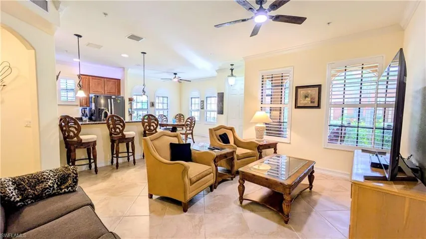 9081  Albion S LN, Naples, FL 34113